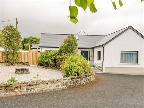 The 10 best accommodation in Buncrana, Ireland .